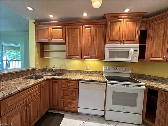 5th image of 6820 Huntington Lakes CIR #201