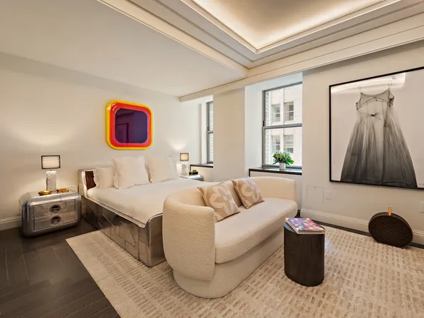 301 Park Avenue image 1 of 12