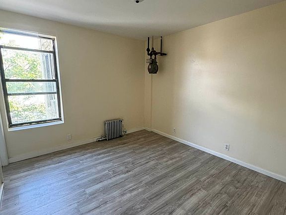 2nd image of 124 E 107th St APT 29