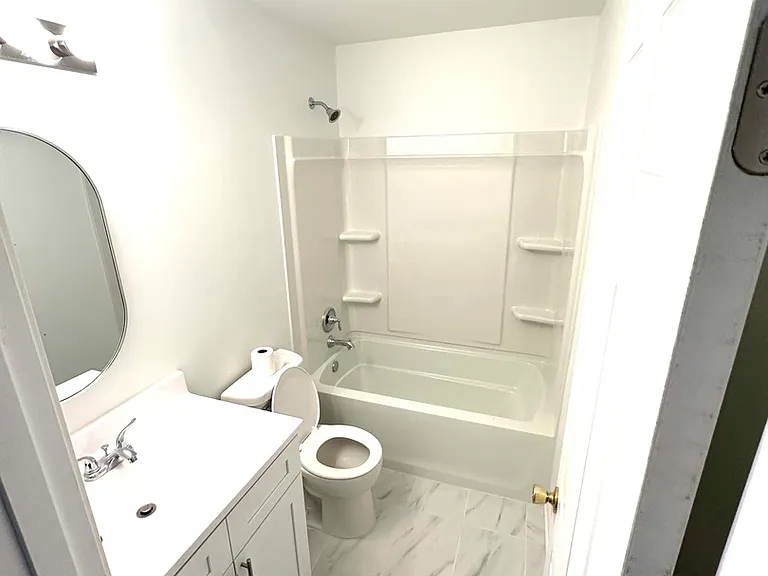 923 Four Seasons Blvd — Photo 19