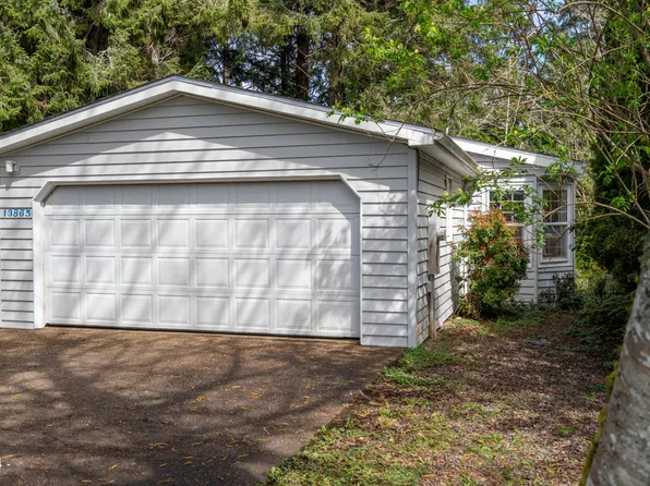 13865 NW Pali St, Seal Rock, OR 97376