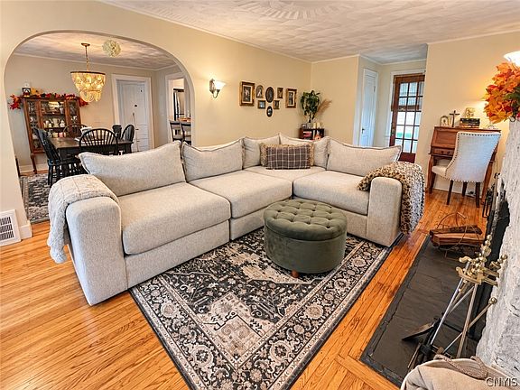 4th image of 2814 Milton Pl
