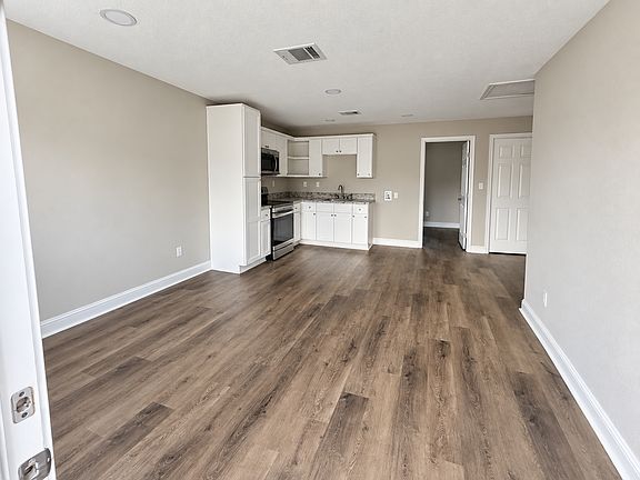5th image of 1514 Fidelity St #1514
