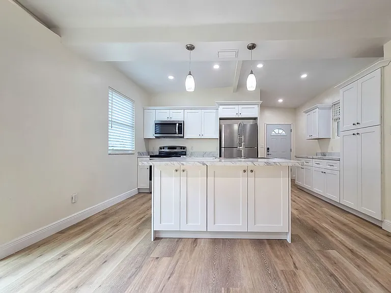3702 NW 22nd Pl — Photo 10