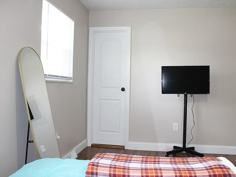 9092 Wintergreen Dr — Photo 4