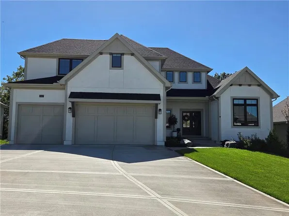 9367 W 170th Ter, Overland Park, KS 66085