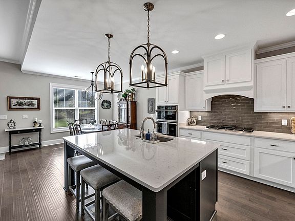 2nd image of 224 Mary Locke Ct