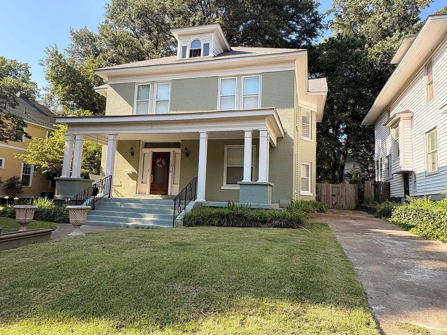 4 Br/ 2 Ba In Central Gardens Area- Available Now! — Photo 1
