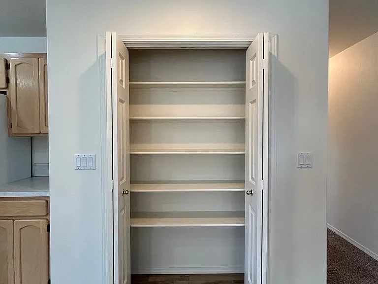 411 N Edgewood Ln — Photo 24