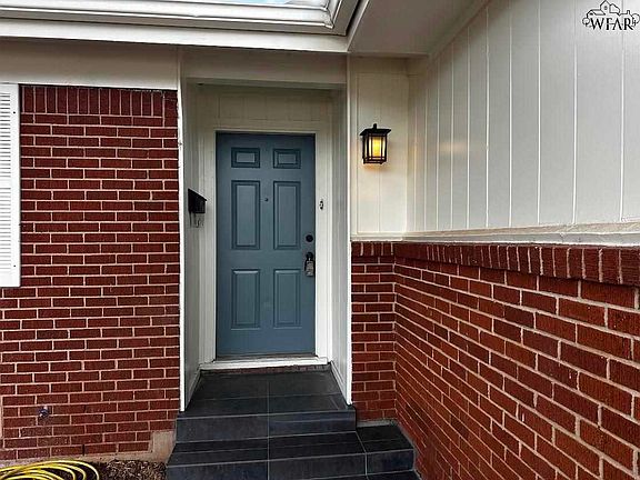 2nd image of 4658 Briarwood Dr