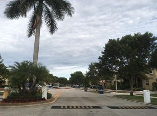 2512 Glendale Dr, Royal Palm Beach, FL 33411