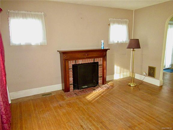 4th image of 435 W Hazeltine Ave