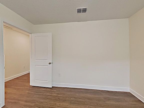 2nd image of 127 Walden Pond Dr