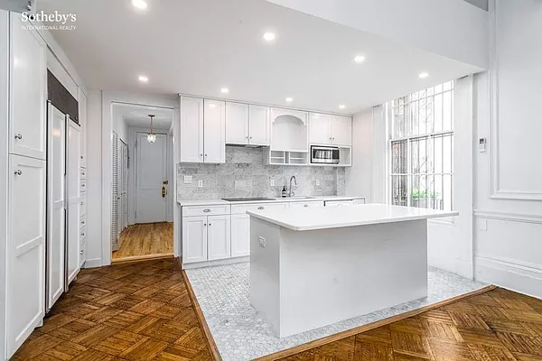 Rented by Sotheby's International Realty | media 4