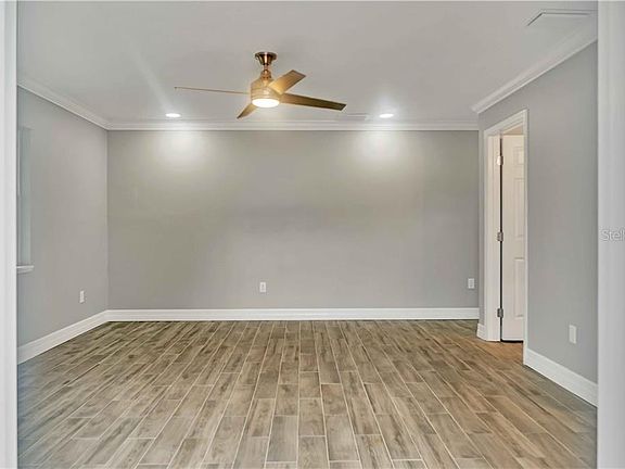 5th image of 703 W Woodlawn Ave