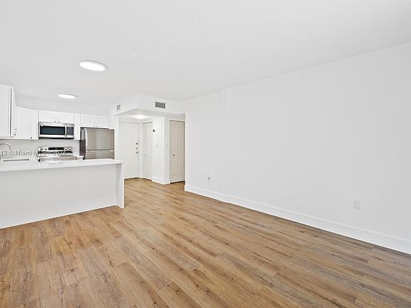 5th image of 605 NW 72nd Ave APT 203