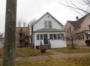 49 Hickory St, Chicago, IL 60411