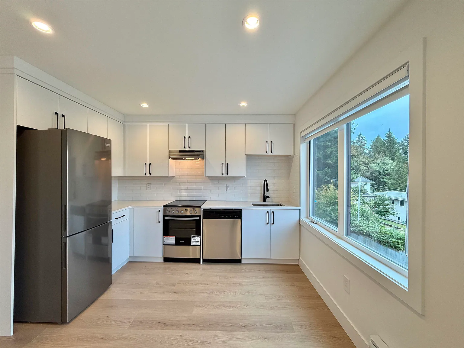 1 bed, 577 sqft, $1,800 — Photo 3