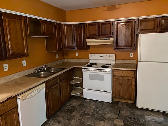 5th image of 5511 Wallace Ave