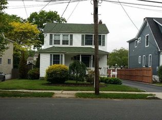 52 Frederick Ave, Babylon, NY 11702