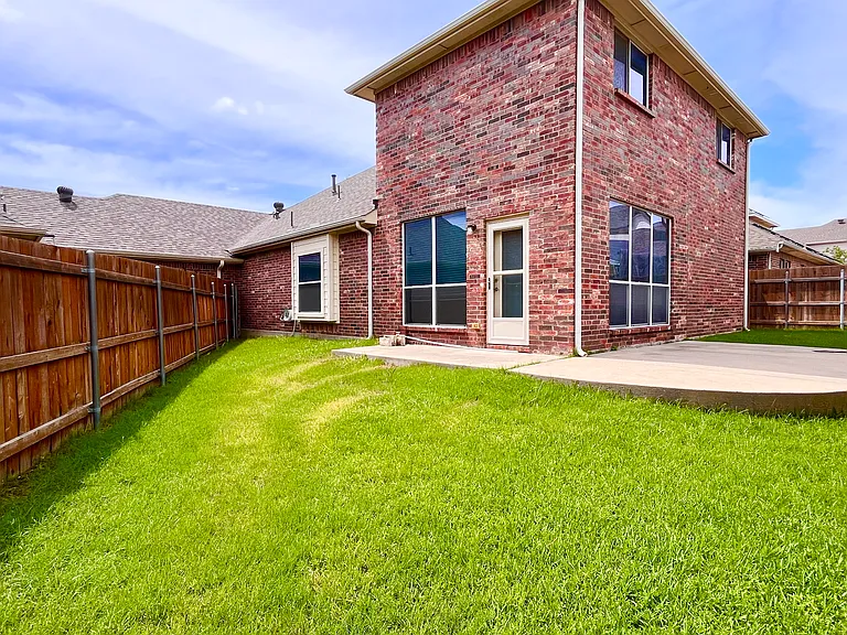 2204 Paige Ct — Photo 39