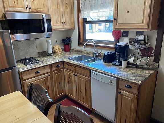 5th image of 6844 N Lake Blvd #15