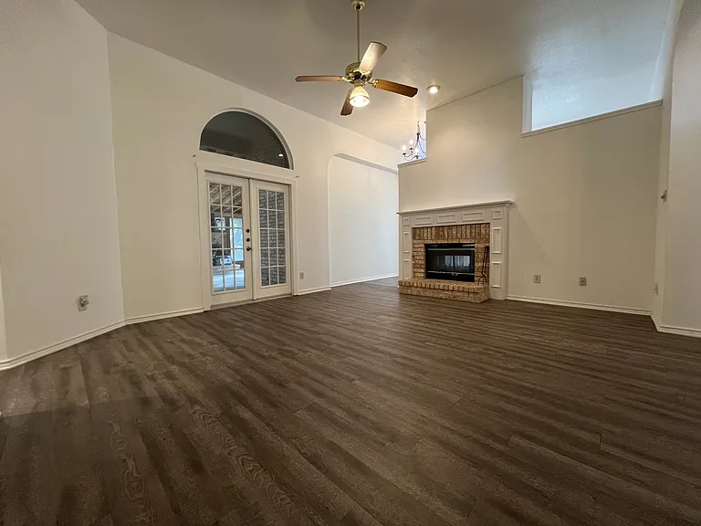 5904 Creekway St — Photo 5