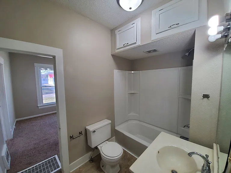 30 E Kirkwood Ave — Photo 9