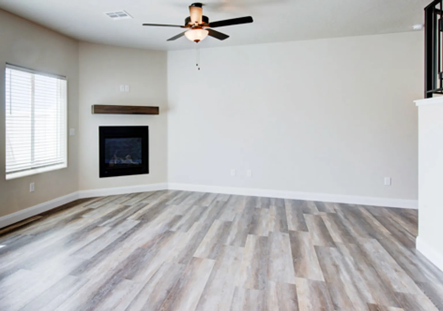 Brand new 3 bedroom, 2.5 bath townhome in Cedar City — Photo 3