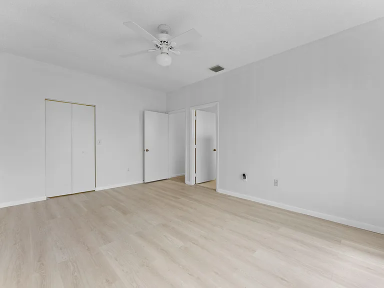 15350 NW 6th Ct — Photo 16