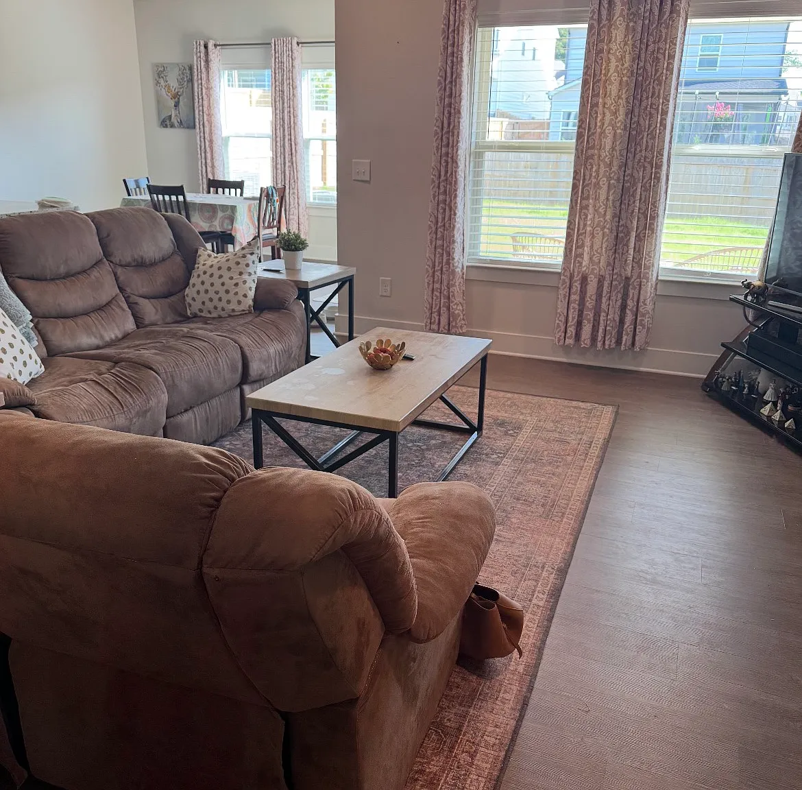 4 bed, 3.5 bath, 2288 sqft, $3,000 — Photo 4