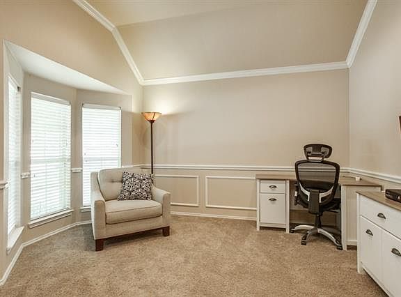5th image of 2701 Black Canyon Dr