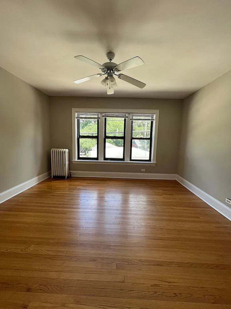 Building Photo - 2121