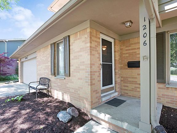 4th image of 1206 Ardmoor Ave