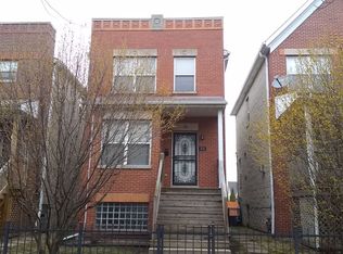 910 E 40th St, Chicago, IL 60653