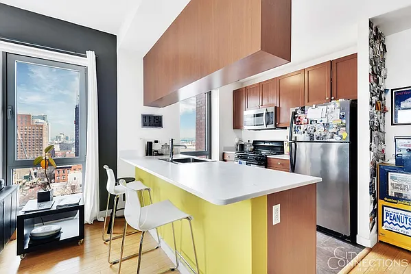 Rented by City Connections Realty | media 2