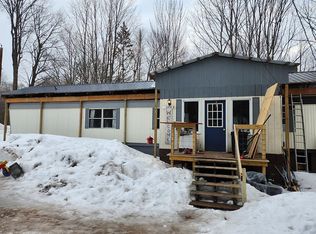 23735 Woodside Ln, Hancock, MI 49930