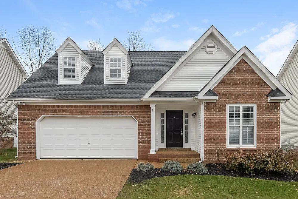 3 bed, 2.0 bath, 1946 sqft, $2,635 — Photo 1