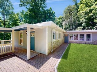 987 Cliff Ave, Yorktown Heights, NY 10598