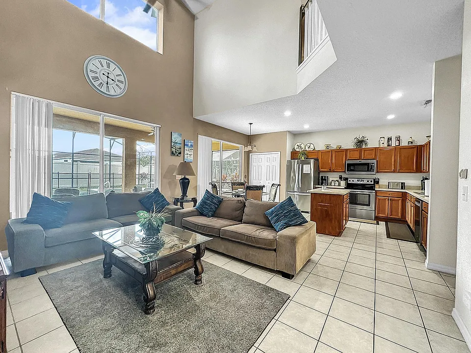 724 Solana Cir