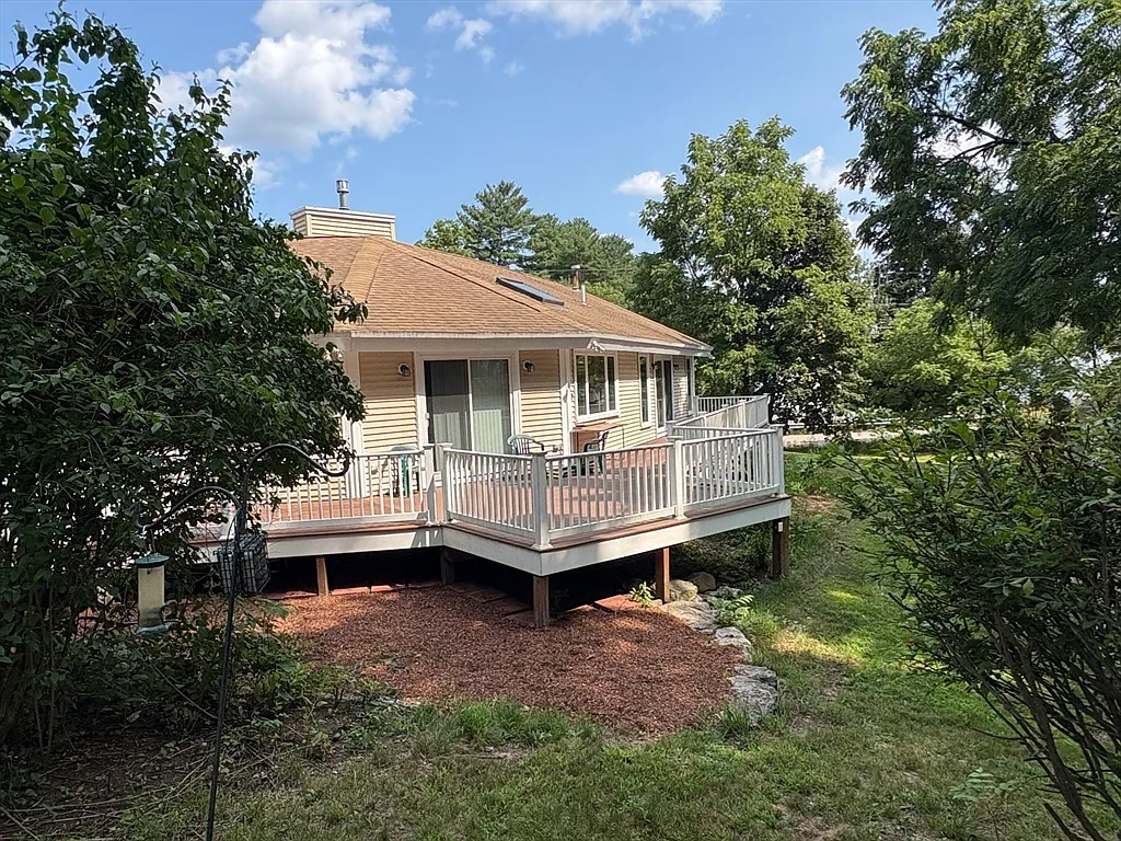 3 bed, 2.0 bath, 1576 sqft, $3,500 — Photo 4