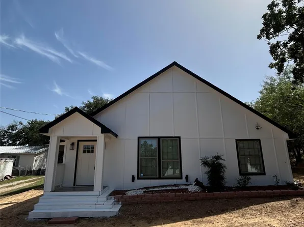 607 Elm St, Ranger, TX 76470