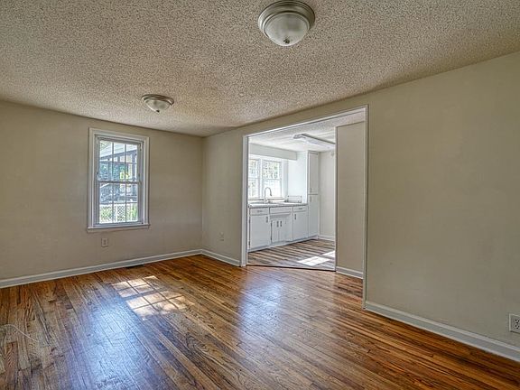 2nd image of 311 Spruce St