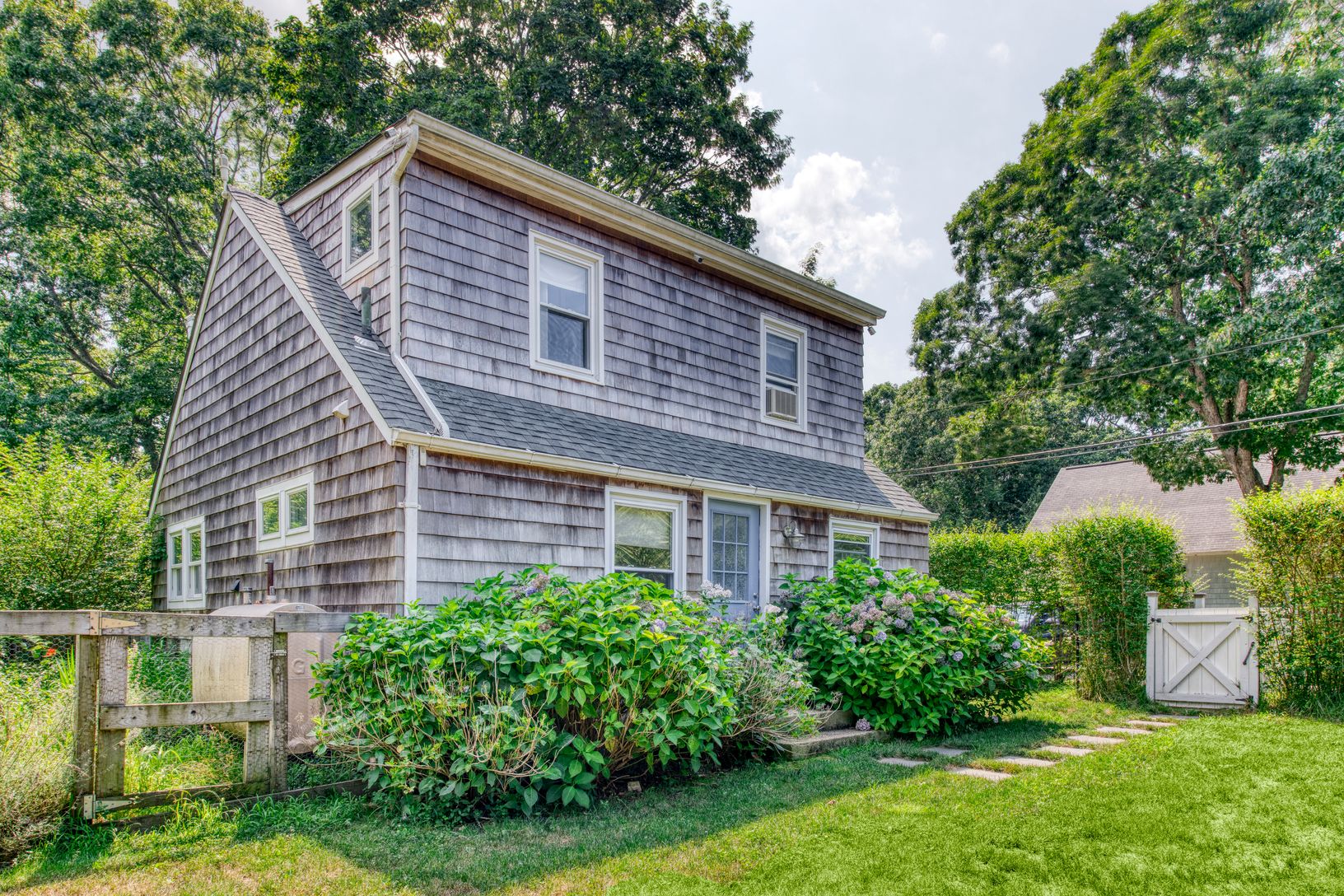 158 Gardiner Ave in East Hampton Out East