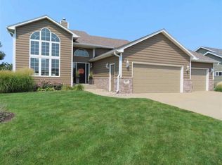 637 Hawk Cir, Dakota Dunes, SD 57049