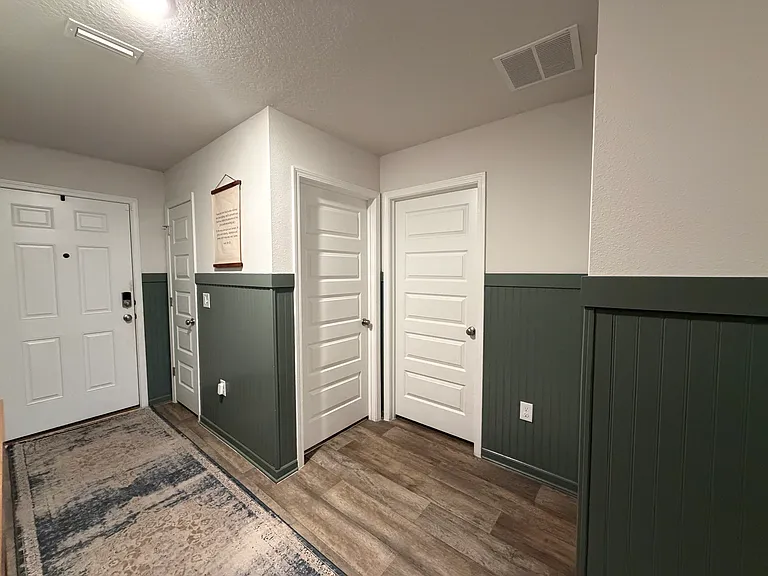 5699 Guinevere Ln — Photo 6