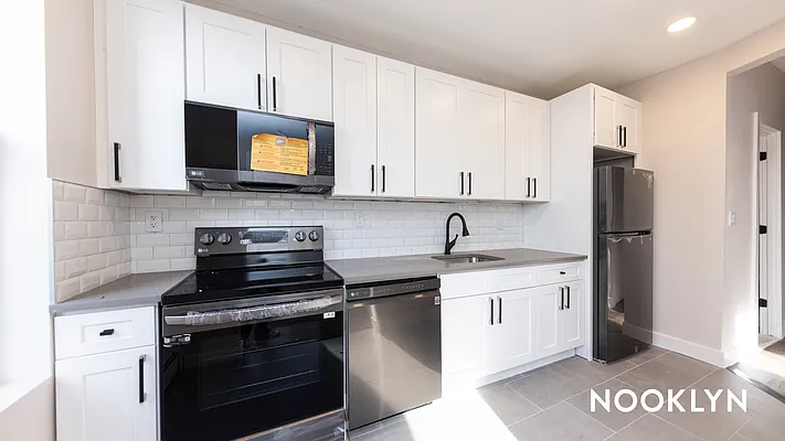 Rented by Nooklyn NYC LLC | media 47