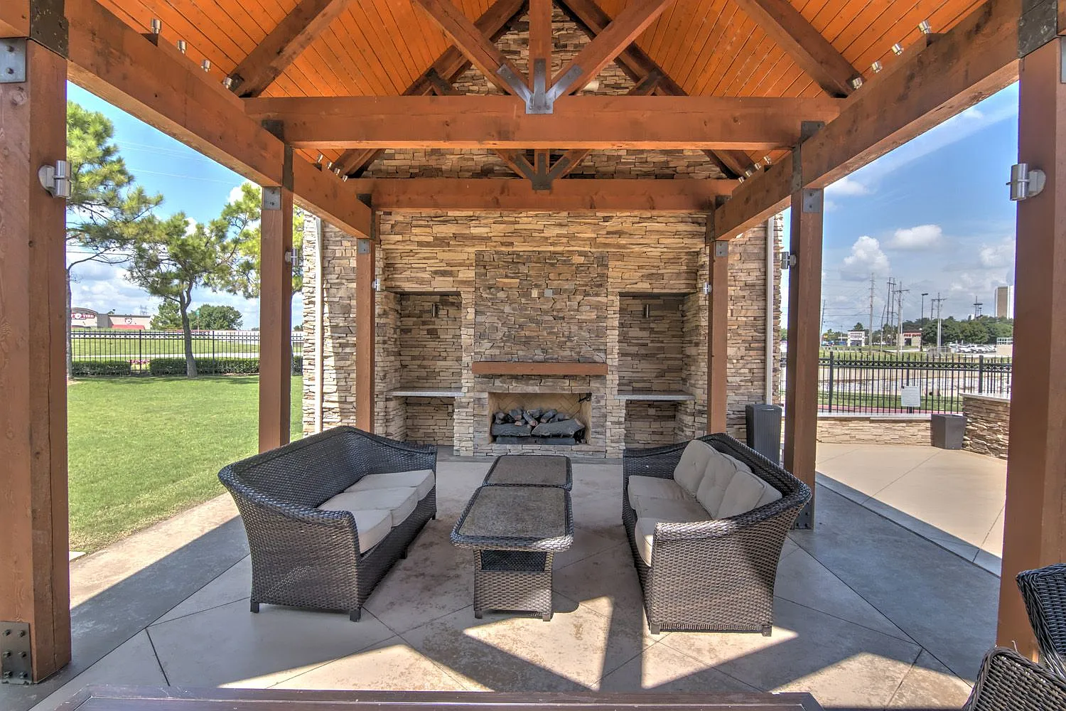 Mansions at Riverside — Photo 3