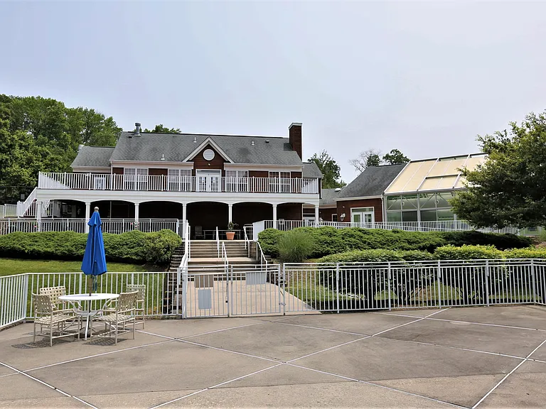 302 Wellington Park Dr — Photo 34