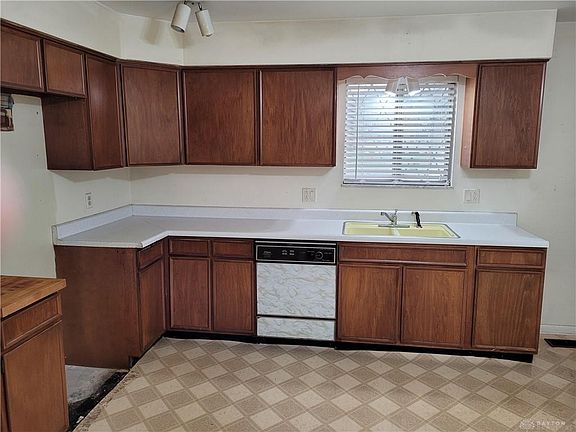 4th image of 5226 Bromwick Dr